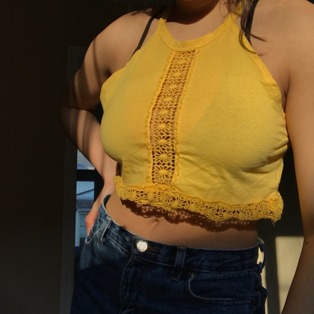 2/$20🦋 FLORAL LACE DETAIL TANK